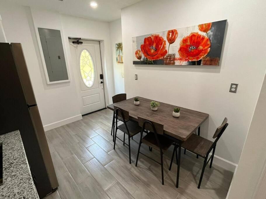 Port Saint Lucie A Little Piece Of Heaven- Peaceful Lake View Apartment- 1 Min From I95 And Turnpike Port St. Lucie 외부 사진